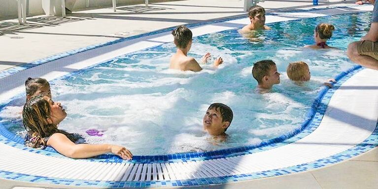 Schwimmbäder können eine HPV-Infektion verursachen.